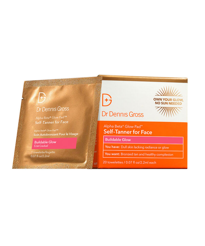 Glow Pad Self-Tanner for Face, Image 3 of 12