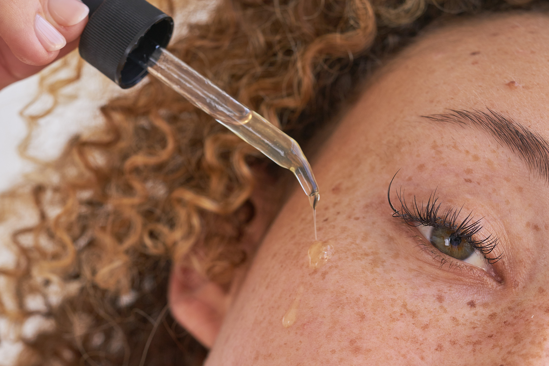 Retinol vs Retinoid: What is a Retinoid?
