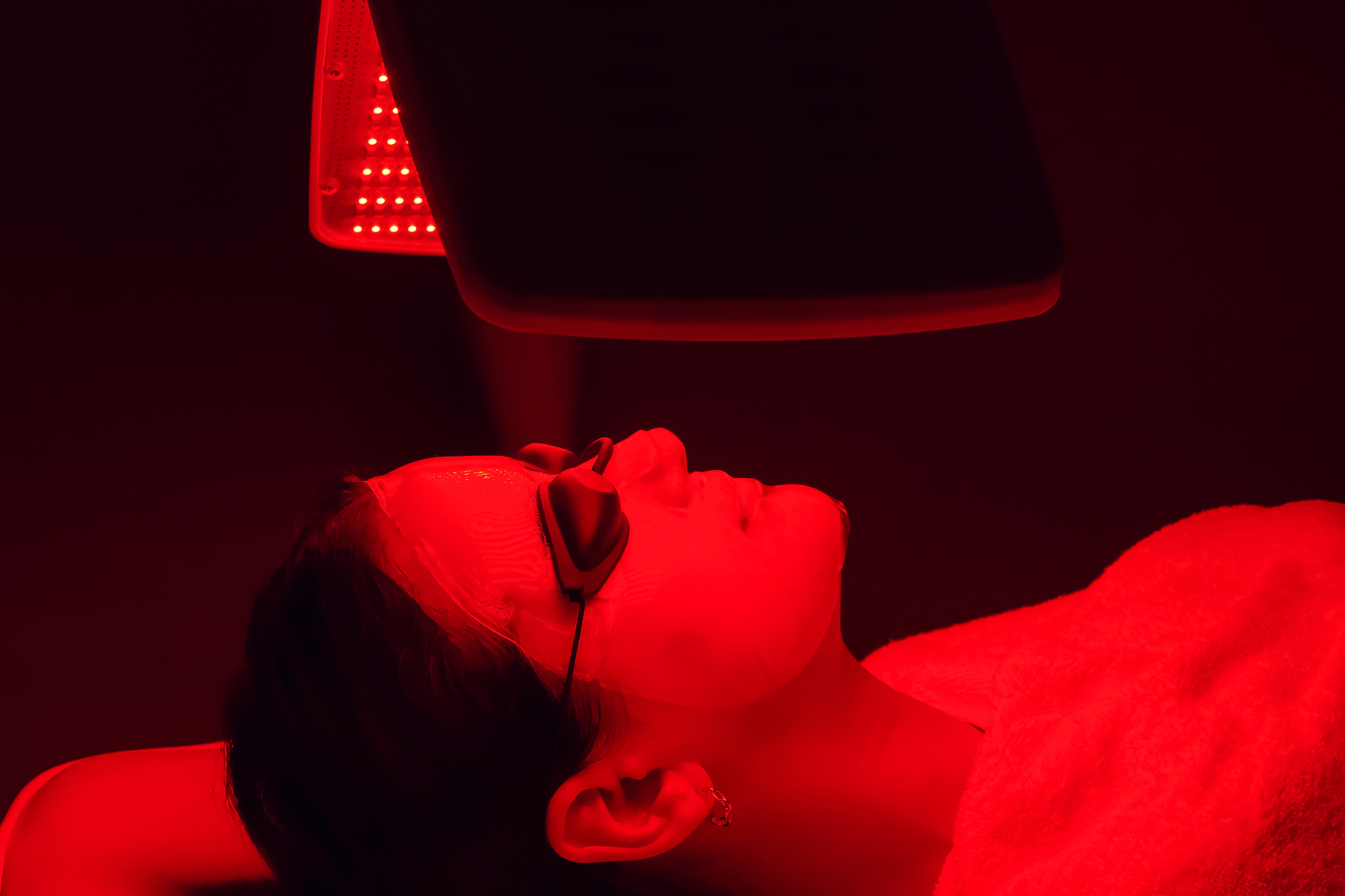 Red LED for Skin: What is Red Light Therapy for Skin & Its Benefits