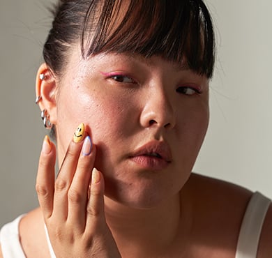 Step 3: Apply with dry fingertips to a dry face